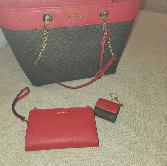 Michael Kors Coin Purse - Picture 2 of 3